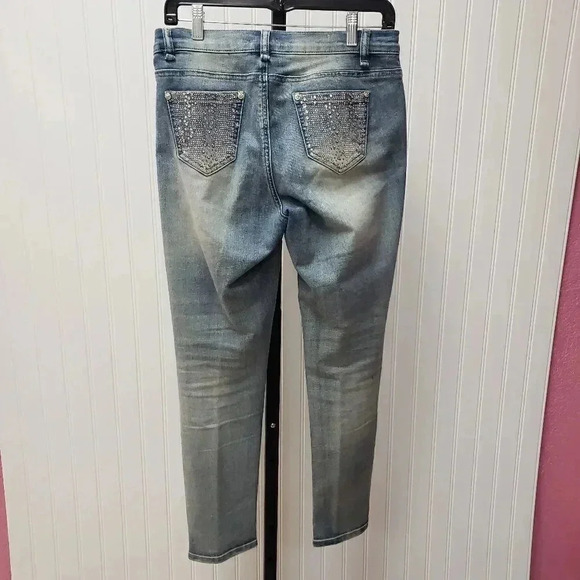 Venus Distressed Embellished Jeans - Picture 10 of 11